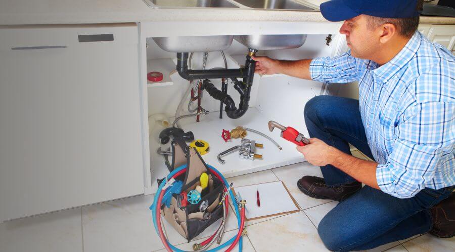 Expert burst pipe repair services in Staples, TX